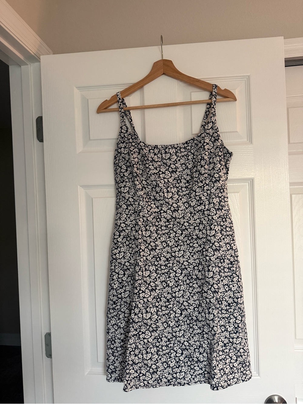 Old Navy Blue & White Floral Linen-Blend Mini Dress – Size M